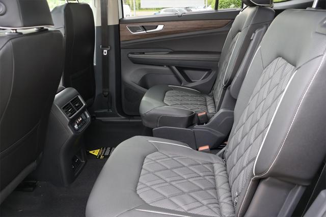 new 2025 Volkswagen Atlas car, priced at $51,422