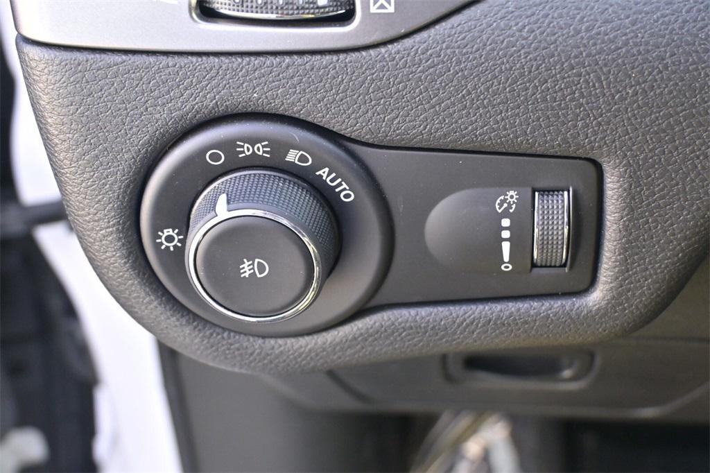 used 2019 Jeep Cherokee car, priced at $15,491