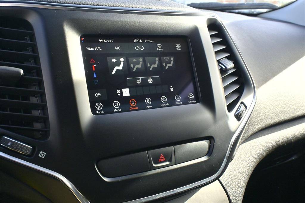 used 2019 Jeep Cherokee car, priced at $15,491