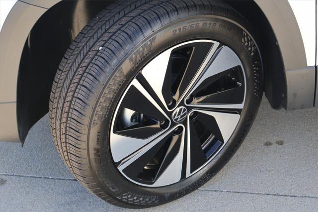 new 2024 Volkswagen Taos car, priced at $28,924