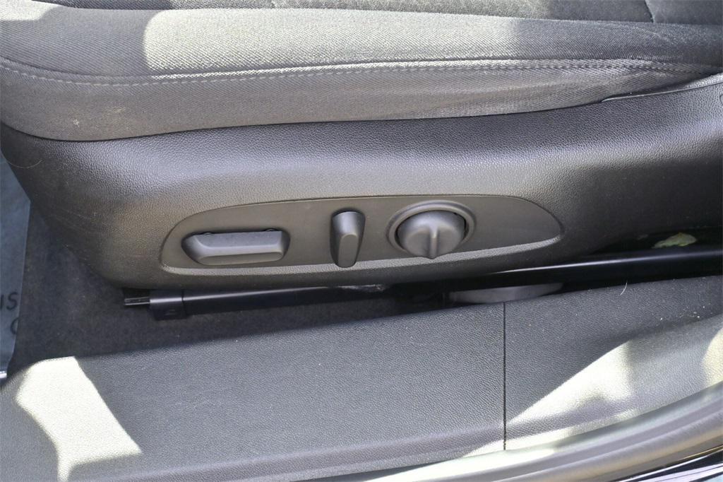 used 2016 Chevrolet Malibu car, priced at $9,491