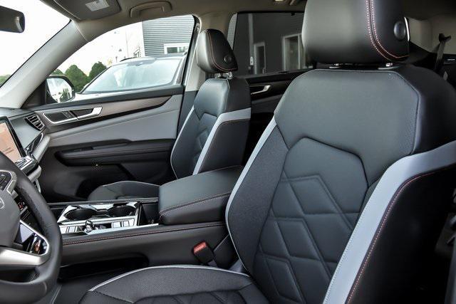 new 2025 Volkswagen Atlas car, priced at $45,695