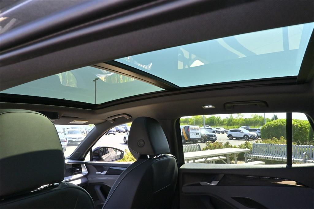 new 2025 Volkswagen Tiguan car, priced at $37,298