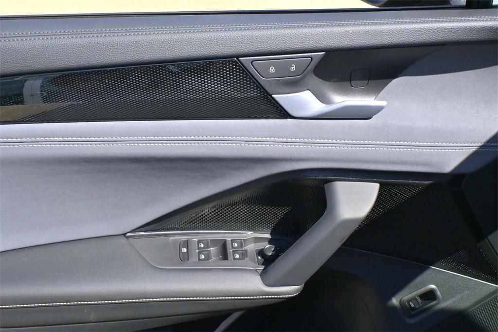 new 2025 Volkswagen Tiguan car, priced at $37,298