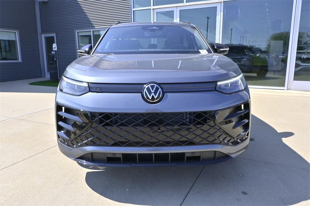 new 2025 Volkswagen Tiguan car, priced at $37,298