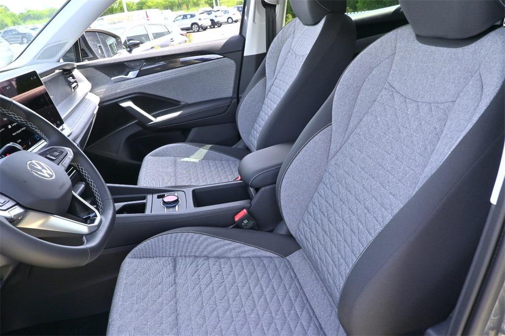 new 2025 Volkswagen Tiguan car, priced at $31,987