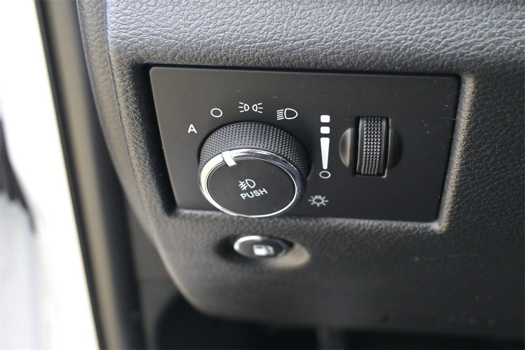 used 2020 Jeep Grand Cherokee car, priced at $16,491