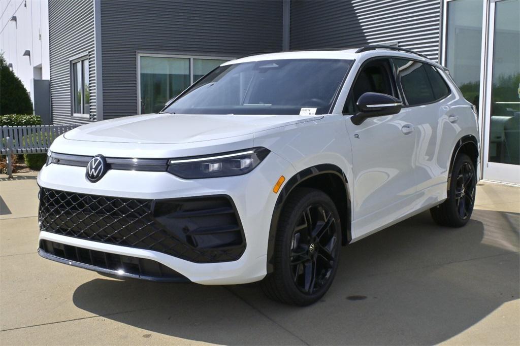 new 2025 Volkswagen Tiguan car, priced at $36,130