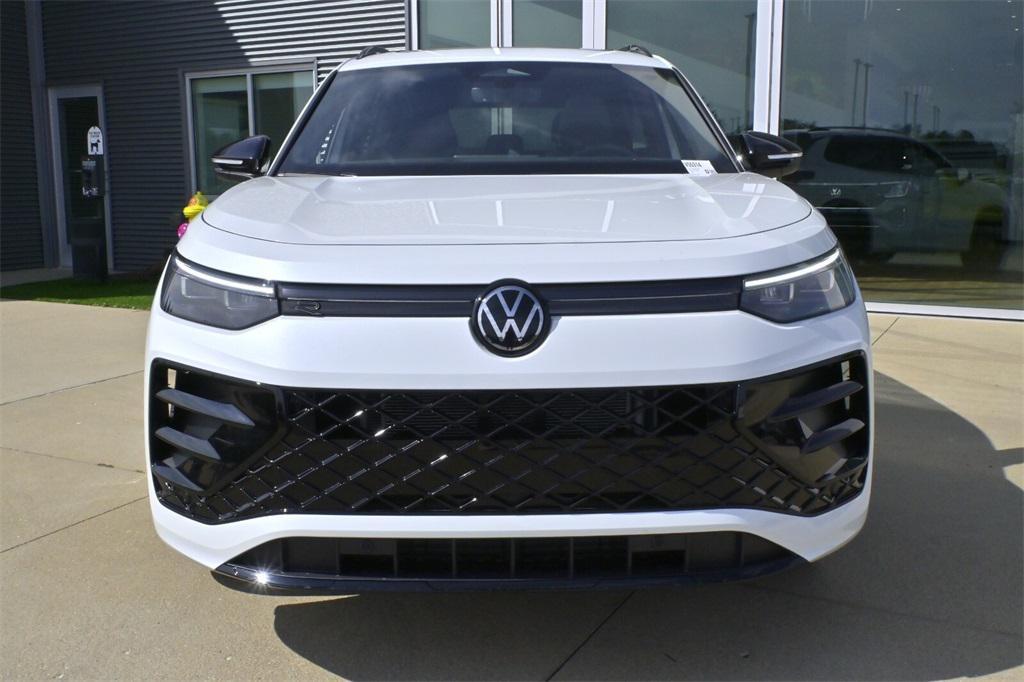 new 2025 Volkswagen Tiguan car, priced at $36,130