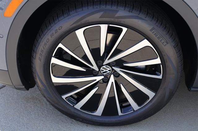 new 2025 Volkswagen ID.4 car, priced at $46,161