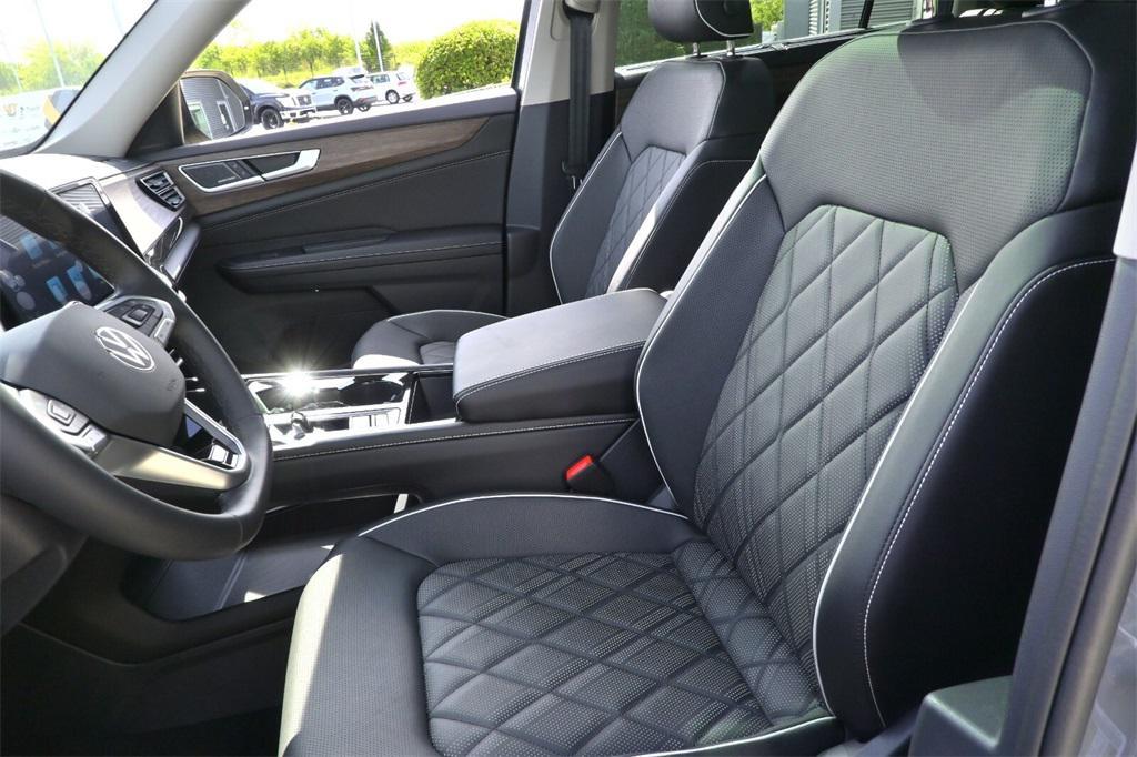 new 2025 Volkswagen Atlas car, priced at $48,151