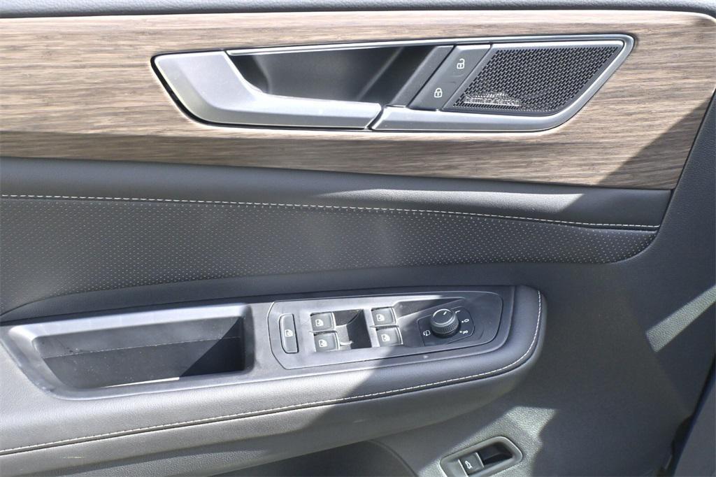 new 2025 Volkswagen Atlas car, priced at $48,151