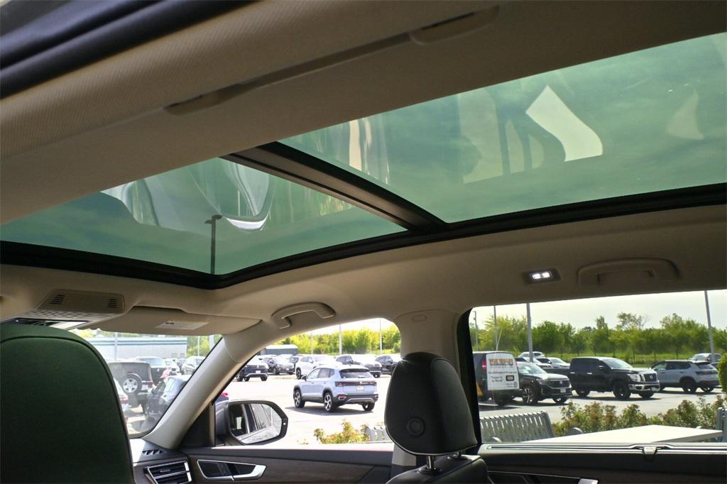 new 2025 Volkswagen Atlas car, priced at $48,151