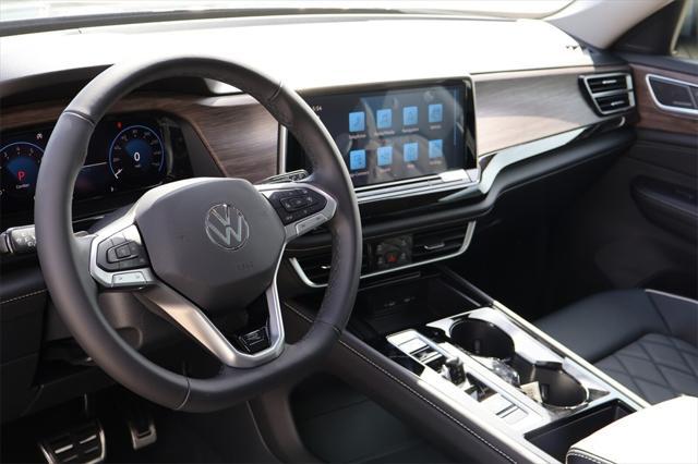 new 2025 Volkswagen Atlas car, priced at $53,324