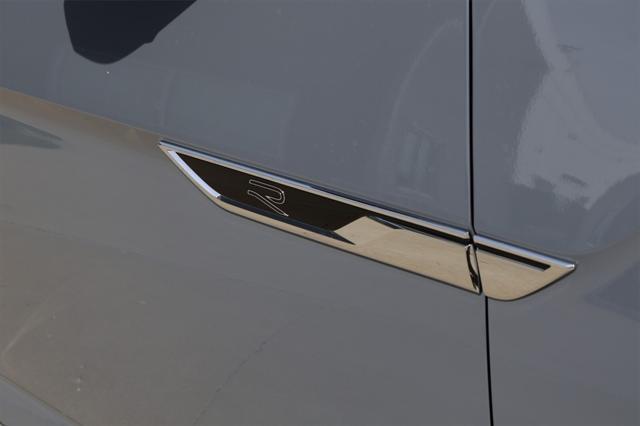 new 2025 Volkswagen Atlas car, priced at $53,324