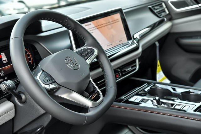 new 2025 Volkswagen Atlas car, priced at $46,002