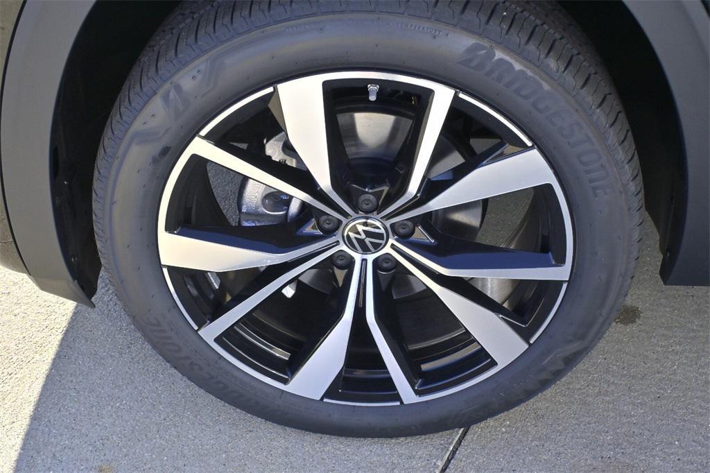 new 2026 Volkswagen Atlas car, priced at $55,951