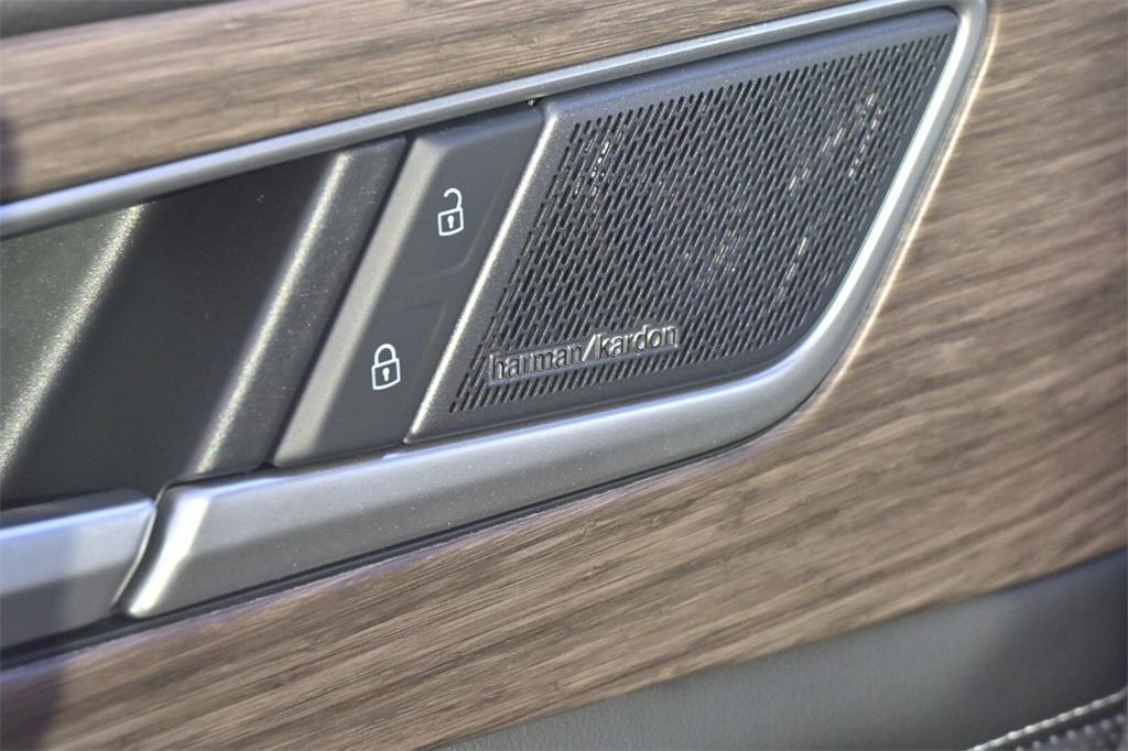 new 2026 Volkswagen Atlas car, priced at $55,951