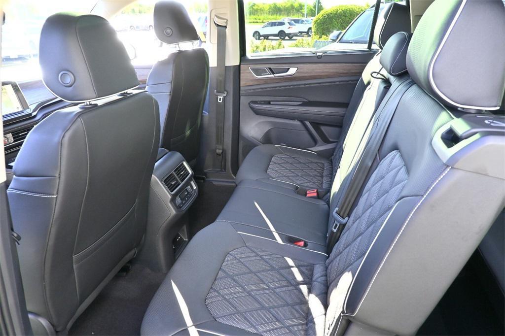 new 2026 Volkswagen Atlas car, priced at $55,951