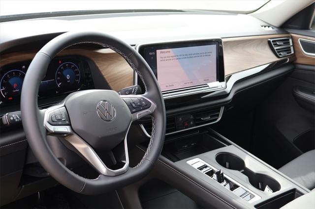 new 2025 Volkswagen Atlas car, priced at $37,692