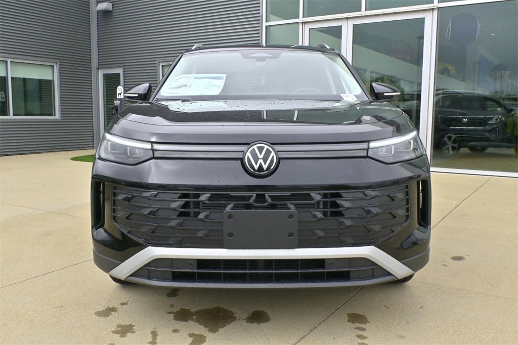 new 2025 Volkswagen Tiguan car, priced at $35,260