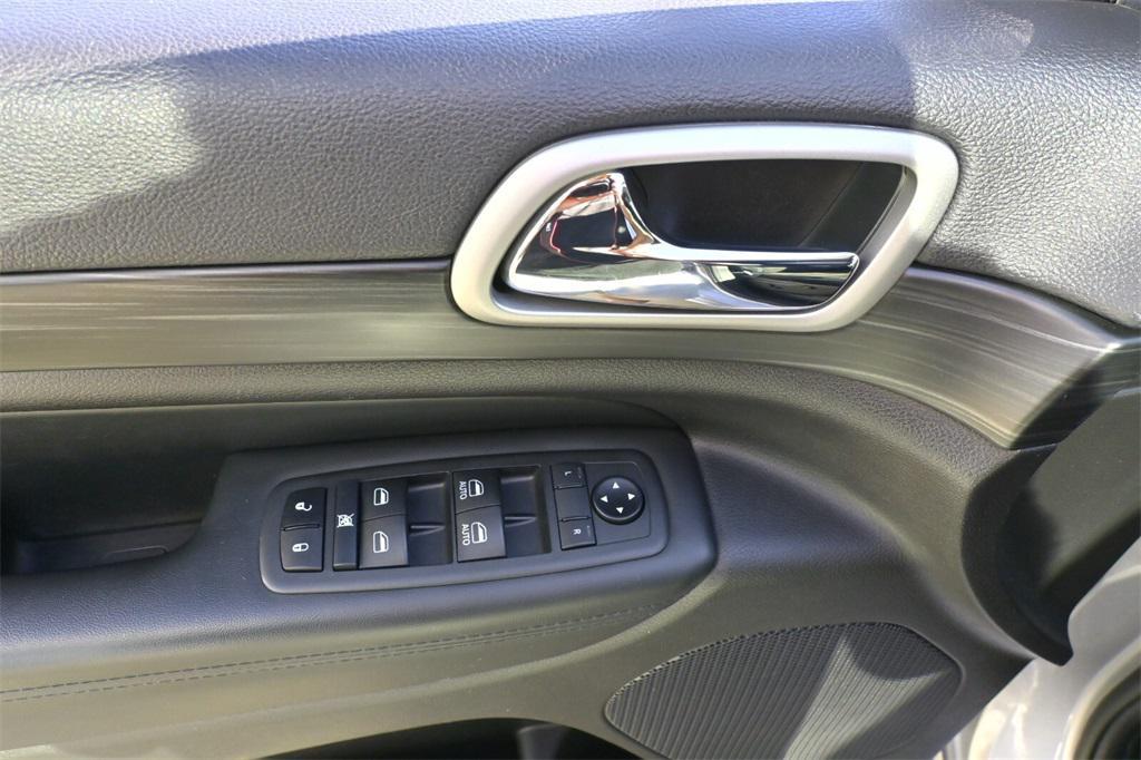 used 2021 Jeep Grand Cherokee car, priced at $23,291