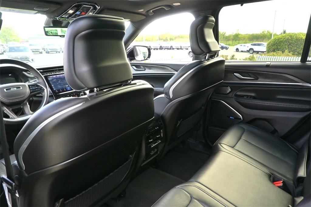 used 2022 Jeep Grand Cherokee car, priced at $35,991