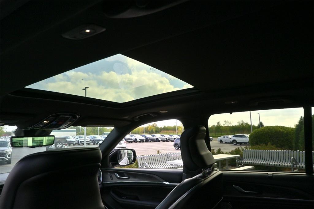used 2022 Jeep Grand Cherokee car, priced at $35,991