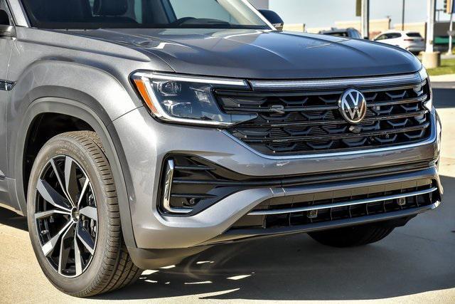 new 2024 Volkswagen Atlas car, priced at $48,572