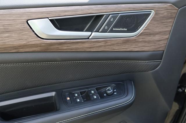 new 2025 Volkswagen Atlas car, priced at $52,887