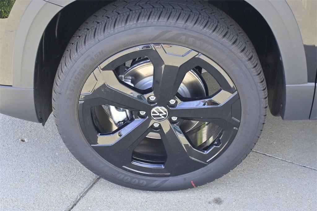 new 2025 Volkswagen Taos car, priced at $31,365