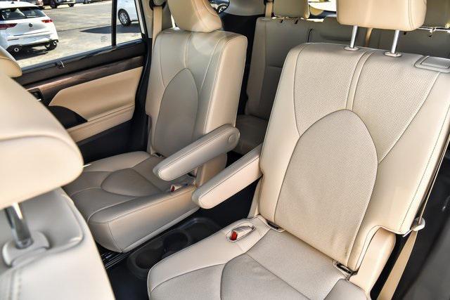 used 2023 Toyota Highlander car, priced at $41,590