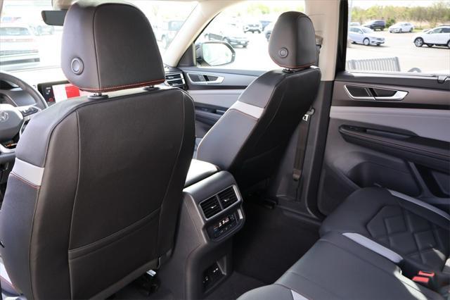 new 2025 Volkswagen Atlas car, priced at $46,553