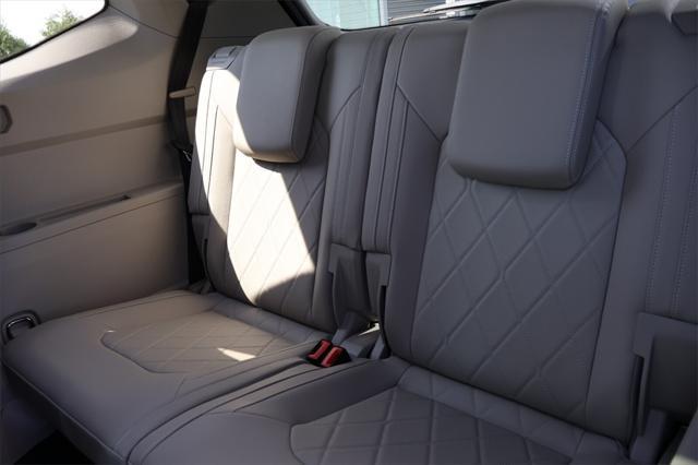 new 2025 Volkswagen Atlas car, priced at $53,324