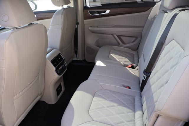 new 2025 Volkswagen Atlas car, priced at $53,324