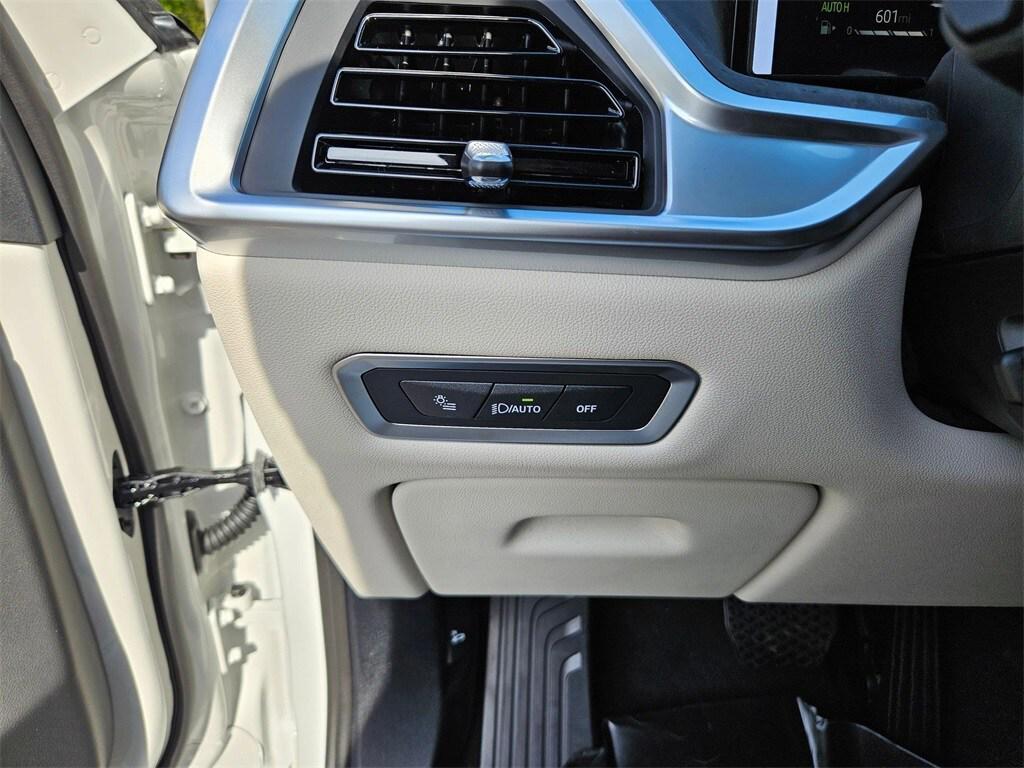 new 2026 BMW X7 car, priced at $95,265