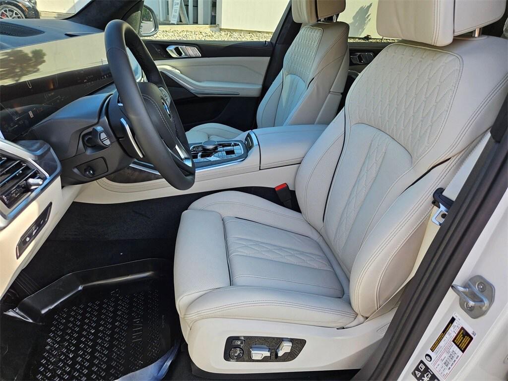 new 2026 BMW X7 car, priced at $95,265