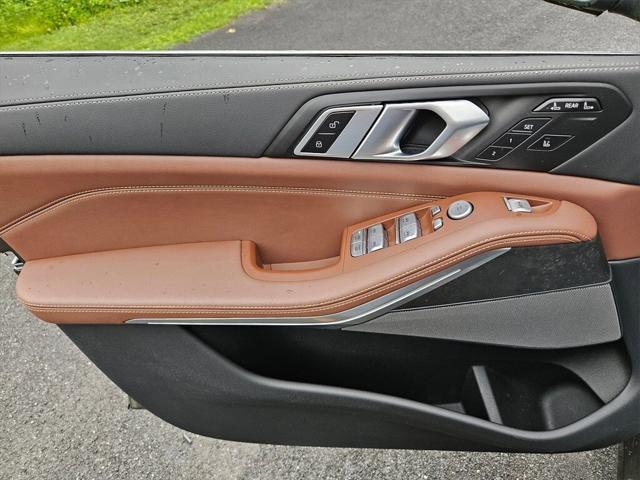 used 2025 BMW X7 car, priced at $80,077