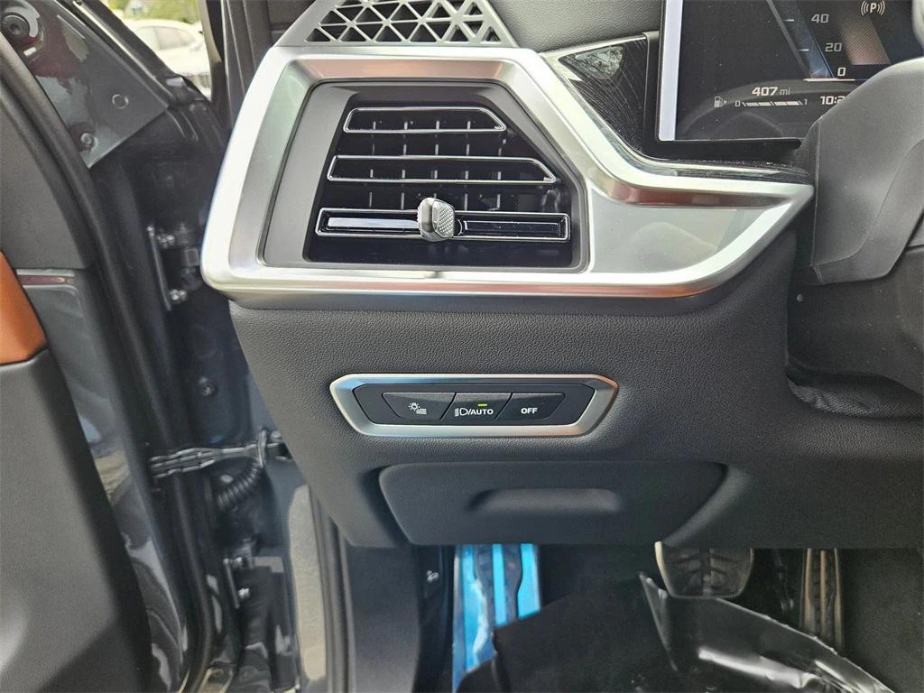 new 2026 BMW X7 car, priced at $125,565