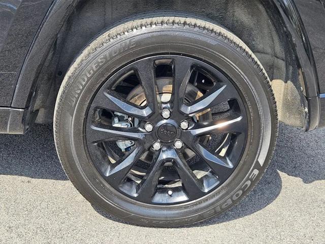 used 2022 Jeep Grand Cherokee car, priced at $29,987