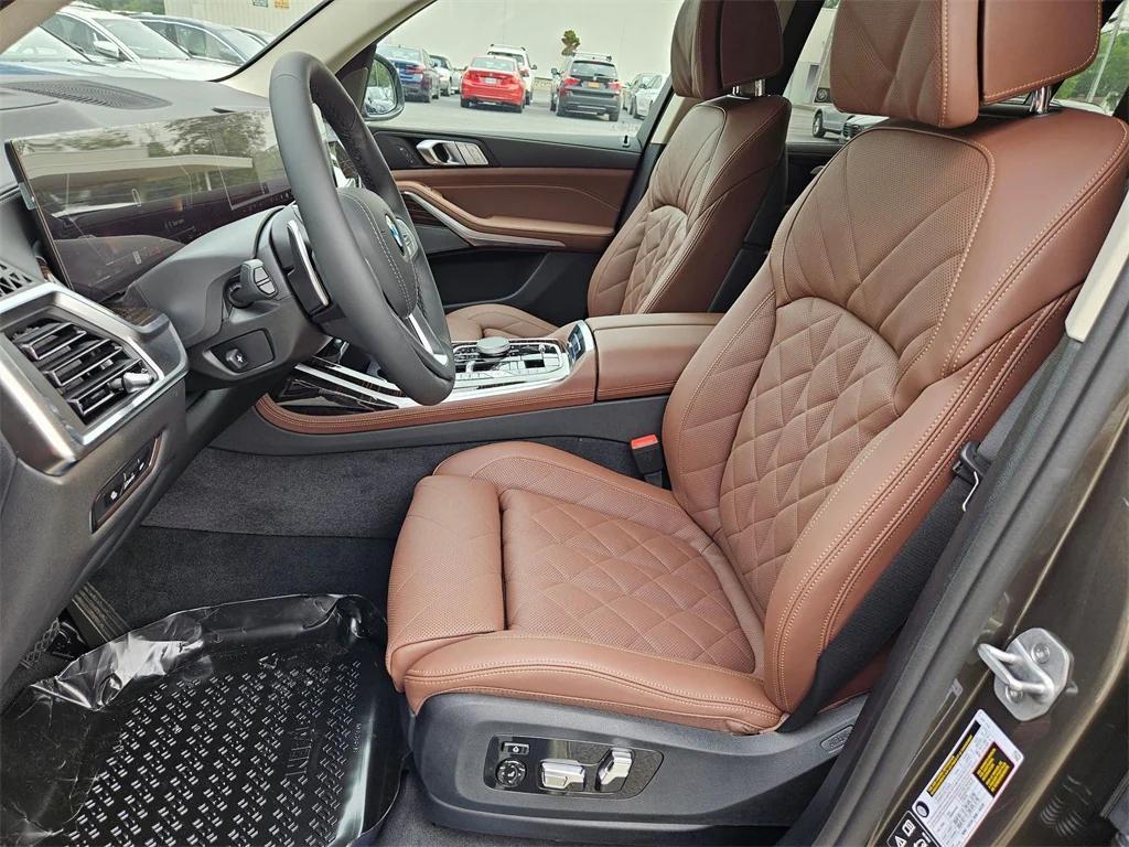 new 2026 BMW X7 car, priced at $94,565