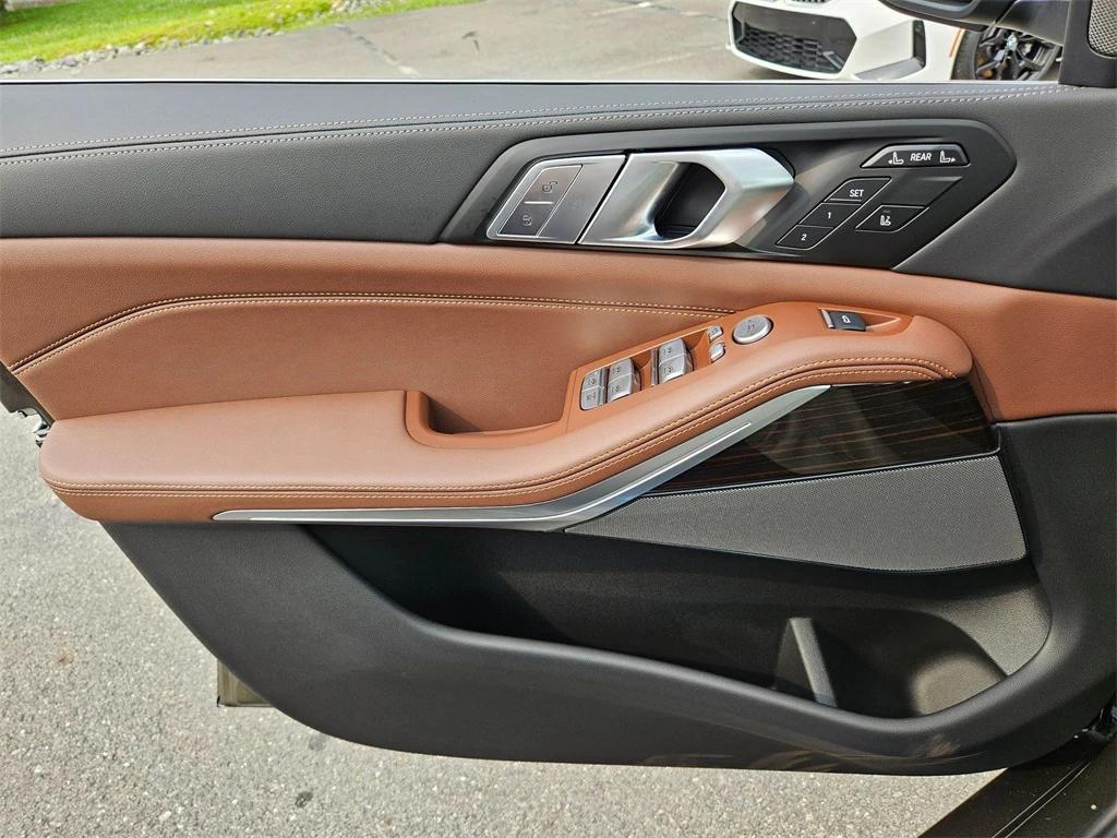 new 2026 BMW X7 car, priced at $94,565