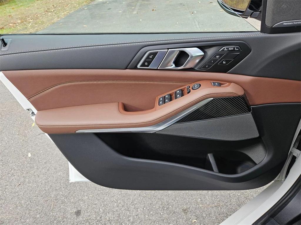 new 2026 BMW X7 car, priced at $120,905