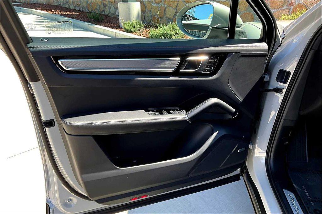 used 2023 Porsche Cayenne car, priced at $87,106