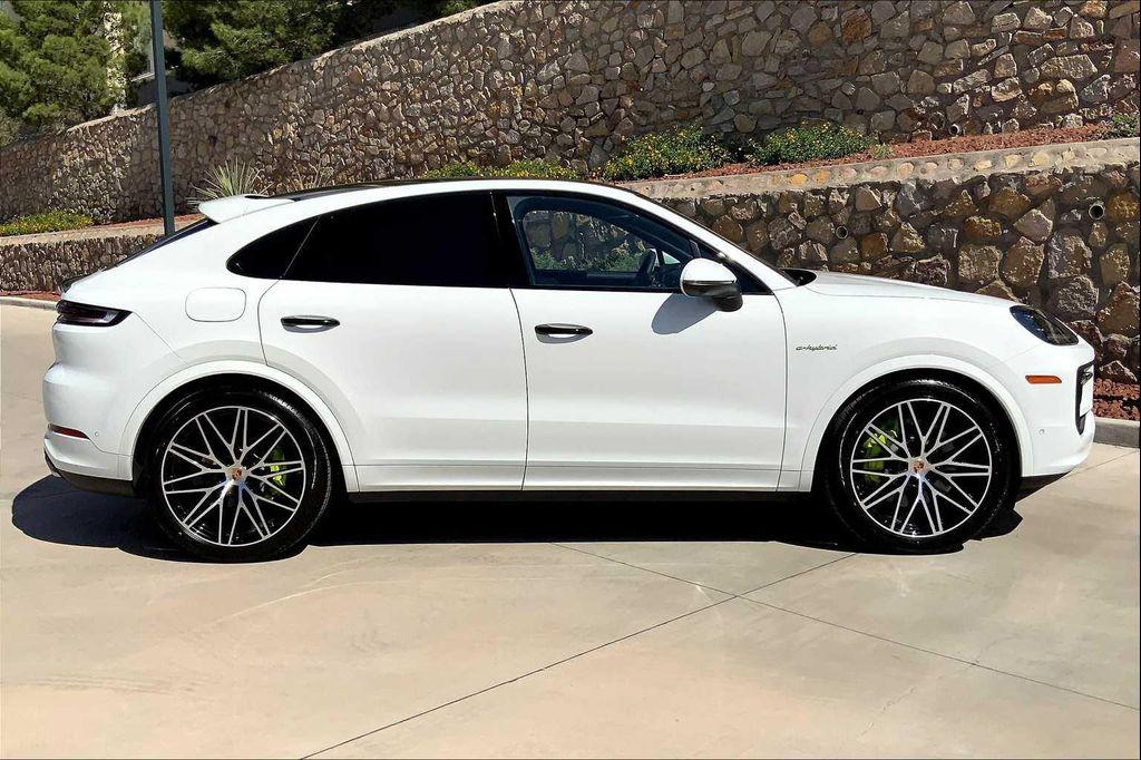 new 2025 Porsche Cayenne car, priced at $132,465