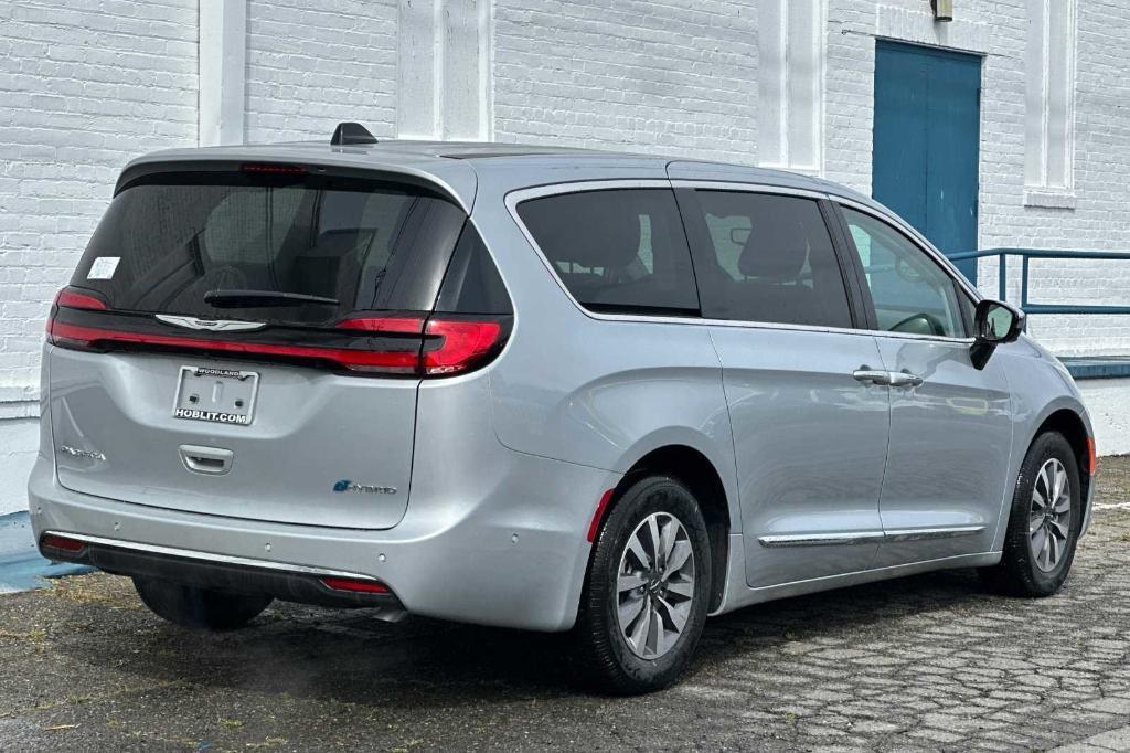 new 2023 Chrysler Pacifica Hybrid car, priced at $43,730