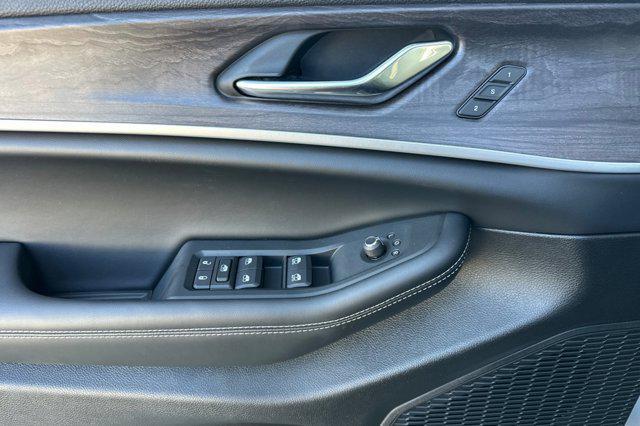 new 2025 Jeep Grand Cherokee car, priced at $40,970