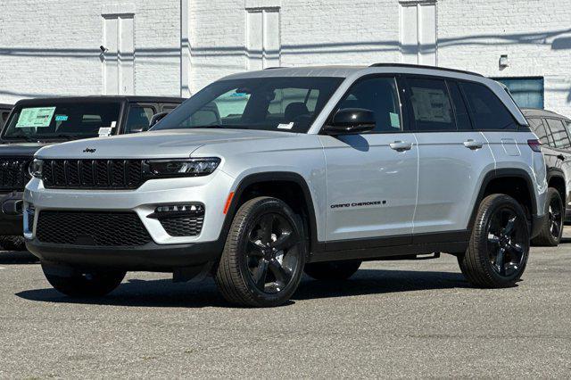 new 2025 Jeep Grand Cherokee car, priced at $40,970