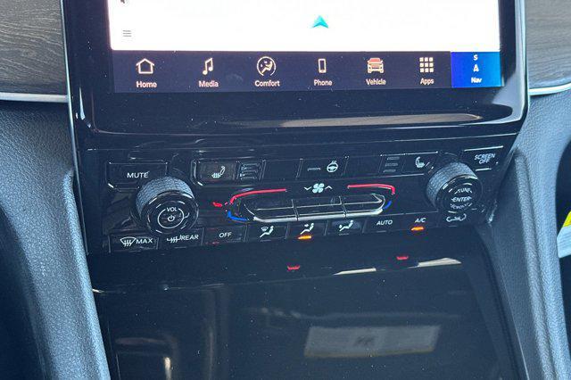 new 2025 Jeep Grand Cherokee car, priced at $40,970