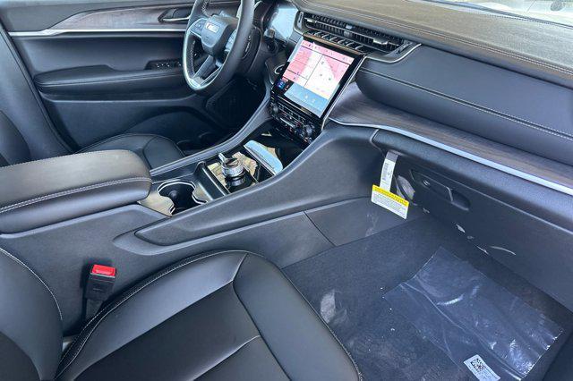 new 2025 Jeep Grand Cherokee car, priced at $40,970